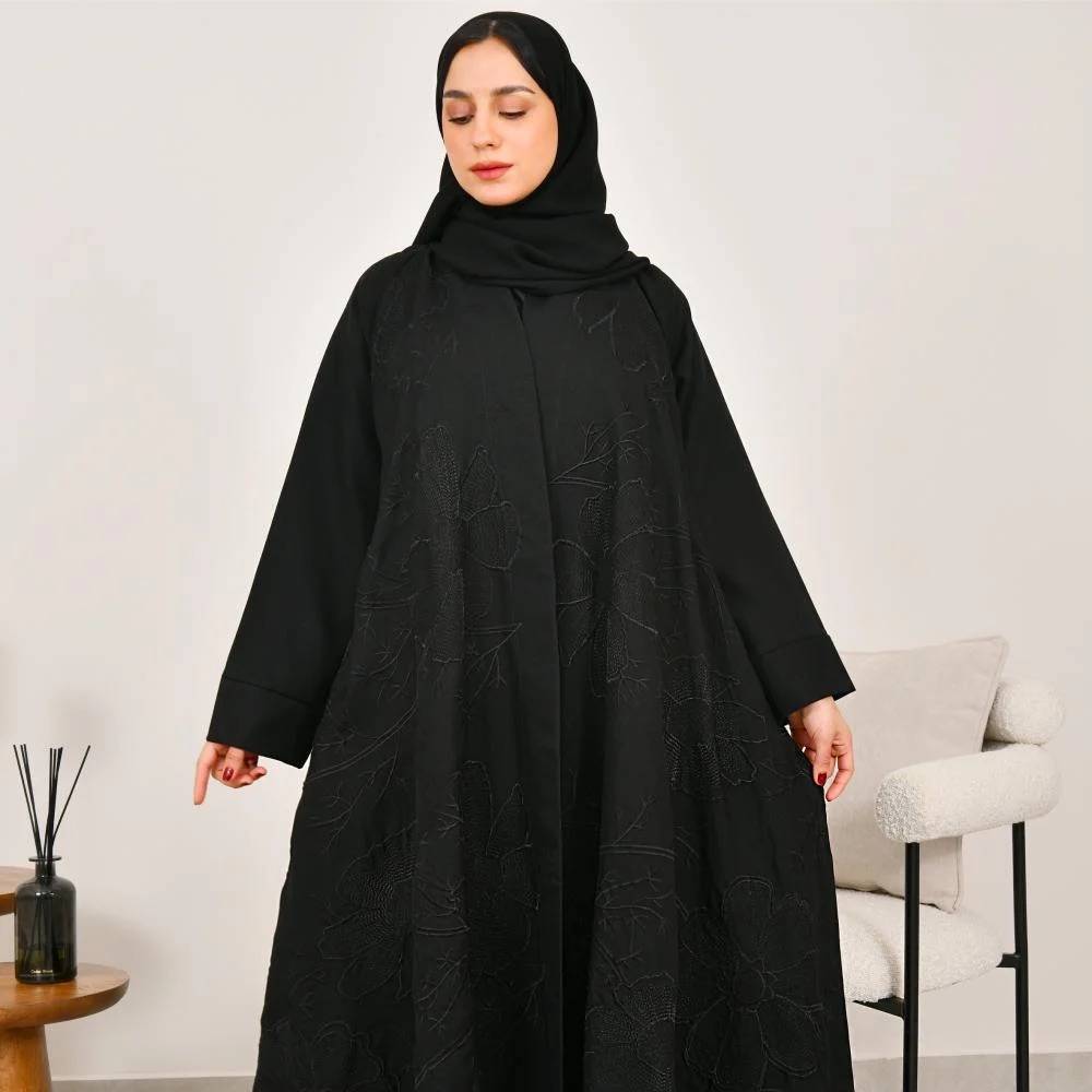 عبايه كلوش اسود