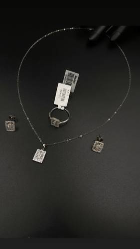 WHITE GOLD HALF SET K18