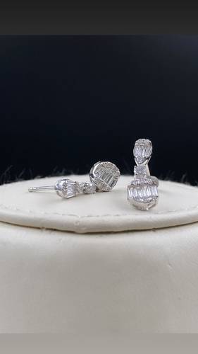 NATURAL DIAMOND EARRING WITH GOLD K18