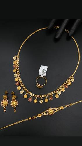 طقم ذهب أصفر عيار 21