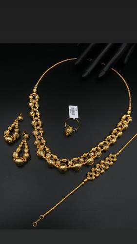 طقم ذهب أصفر عيار 21