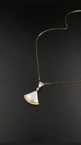 GOLD NECKLACE K18