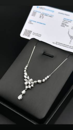 NATURAL DIAMOND NECKLACE WITH GOLD K18 HRD CERTIFICATION