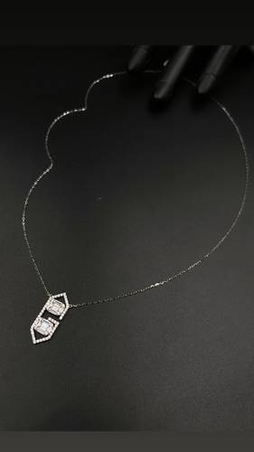 WHITE GOLD NECKLACE K18