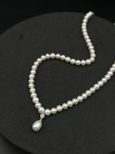 NATURAL DIAMOND WITH WHITE GOLD K18