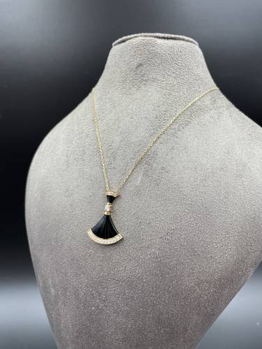 18K GOLD NECKLACE
