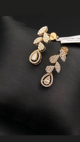 YELLOW GOLD EARINGS K18