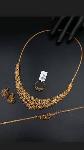 طقم ذهب أصفر عيار 21
