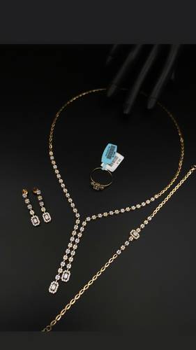 ‎طقم ذهب اصفر عيار 18