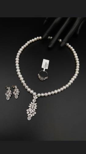 GOLD HALF SET K18 WITH CULTURED PEARL