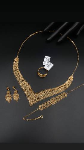طقم ذهب أصفر عيار 21