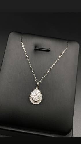 NATURAL DIAMOND NECKLACE WITH GOLD K18