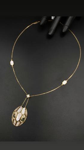 YELLOW GOLD NECKLACE K18