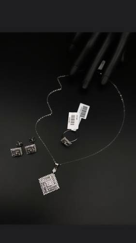 WHITE GOLD HALF SET K18