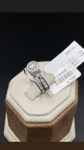 NATURAL DIAMOND TWINS RING WITH GOLD K18