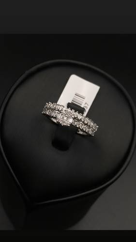 NATURAL DIAMOND RING WITH GOLD K18