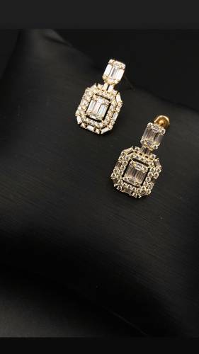 YELLOW GOLD EARINGS K18