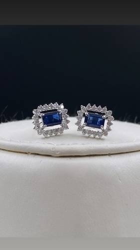 NATURAL DIAMOND EARRING WITH GOLD K18
