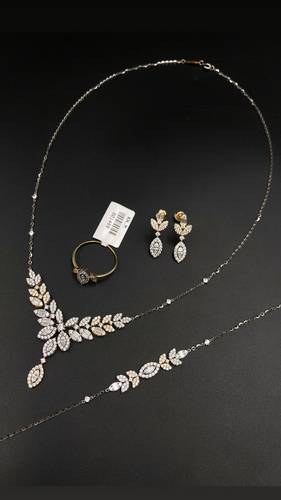 WHITE GOLD SET K18