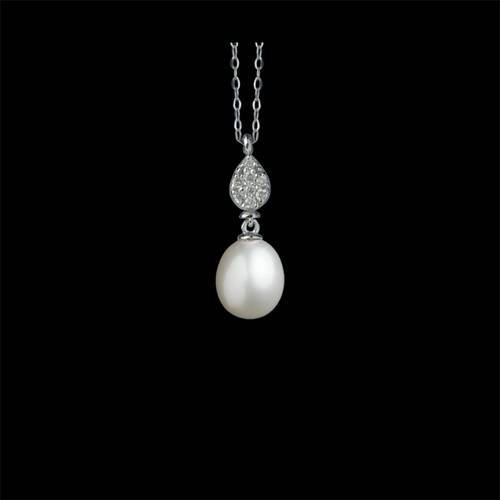 NATURAL DIAMOND NECKLACE WITH CULTURED PEARL