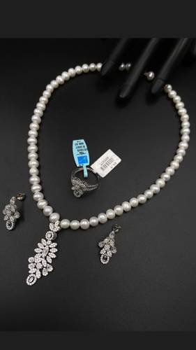 GOLD HALF SET K18 WITH CULTURED PEARL