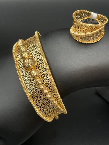 21K GOLD BRACELET WITH RING