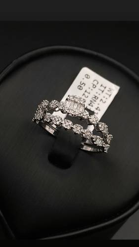 خاتم ألماس طبيعي مع ذهب عيار 18