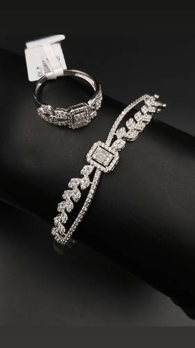 GOLD BRACELET WITH RING K18