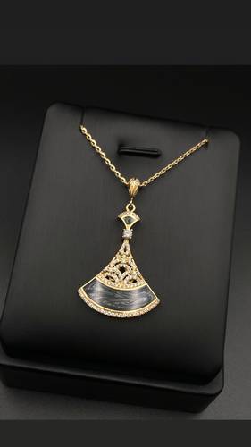 عقد ذهب أصفر عيار 18