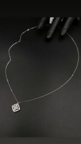 WHITE GOLD NECKLACE K18