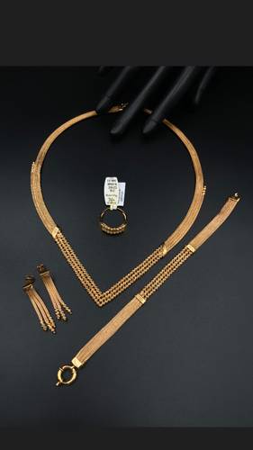طقم ذهب أصفر عيار 21