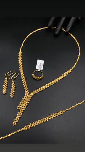 طقم ذهب أصفر عيار 21
