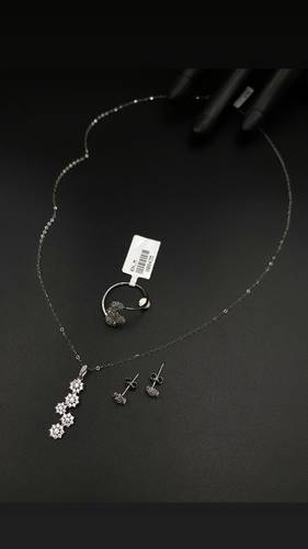 WHITE GOLD HALF SET K18