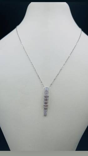 WHITE GOLD NECKLACE K18