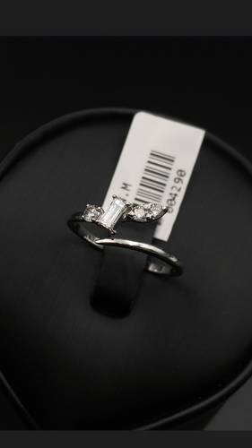 NATURAL DIAMOND RING WITH GOLD K18