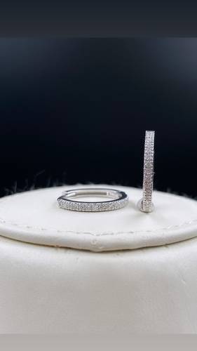 حلق ألماس طبيعي عيار ١٨