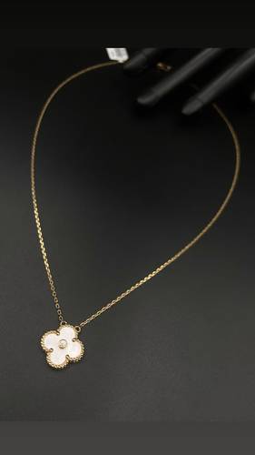 YELLOW GOLD NECKLACE K18