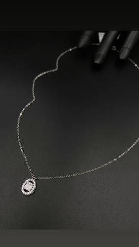 عقد ذهب أبيض عيار 18