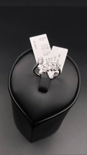 NATURAL DIAMOND RING WITH GOLD K18