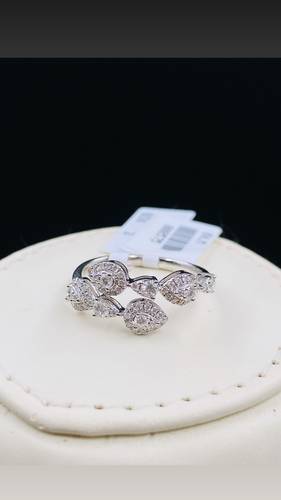 NATURAL DIAMOND RING WITH GOLD K18