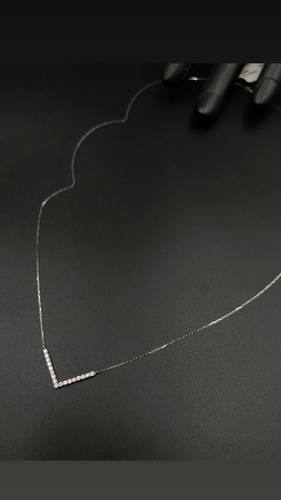 عقد ألماس طبيعي مع ذهب عيار 18
