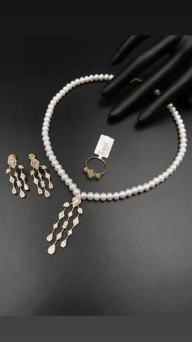 GOLD HALF SET K18 WITH CULTURED PEARL