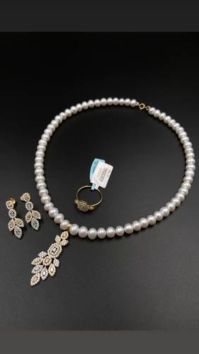 GOLD HALF SET K18 WITH CULTURED PEARL