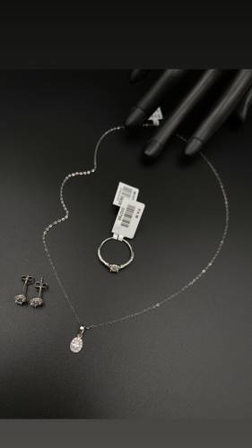 نص طقم ذهب أبيض عيار 18