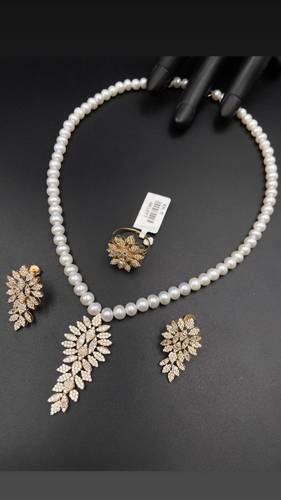GOLD HALF SET K18 WITH CULTURED PEARL