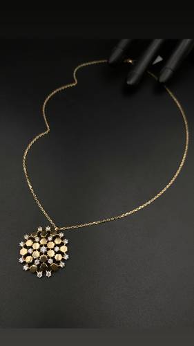 عقد ذهب أصفر عيار 18