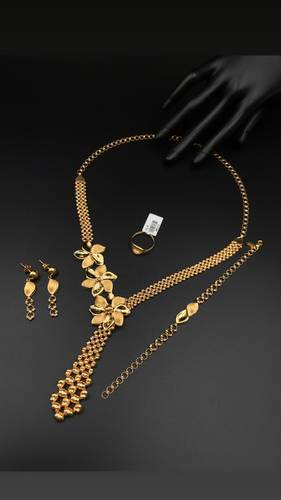 طقم ذهب أصفر عيار 21