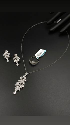 WHITE GOLD HALF SET K18
