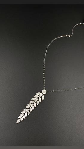 WHITE GOLD NECKLACE K18