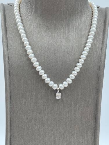 NATURAL DIAMOND NECKLACE WITH AGRICULTURAL PEARLS